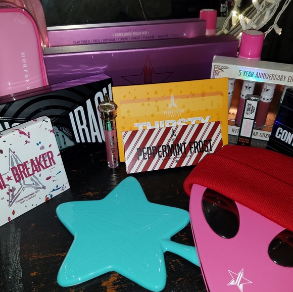 ♡Meet Your Posher♡ - Picture 3 of 4